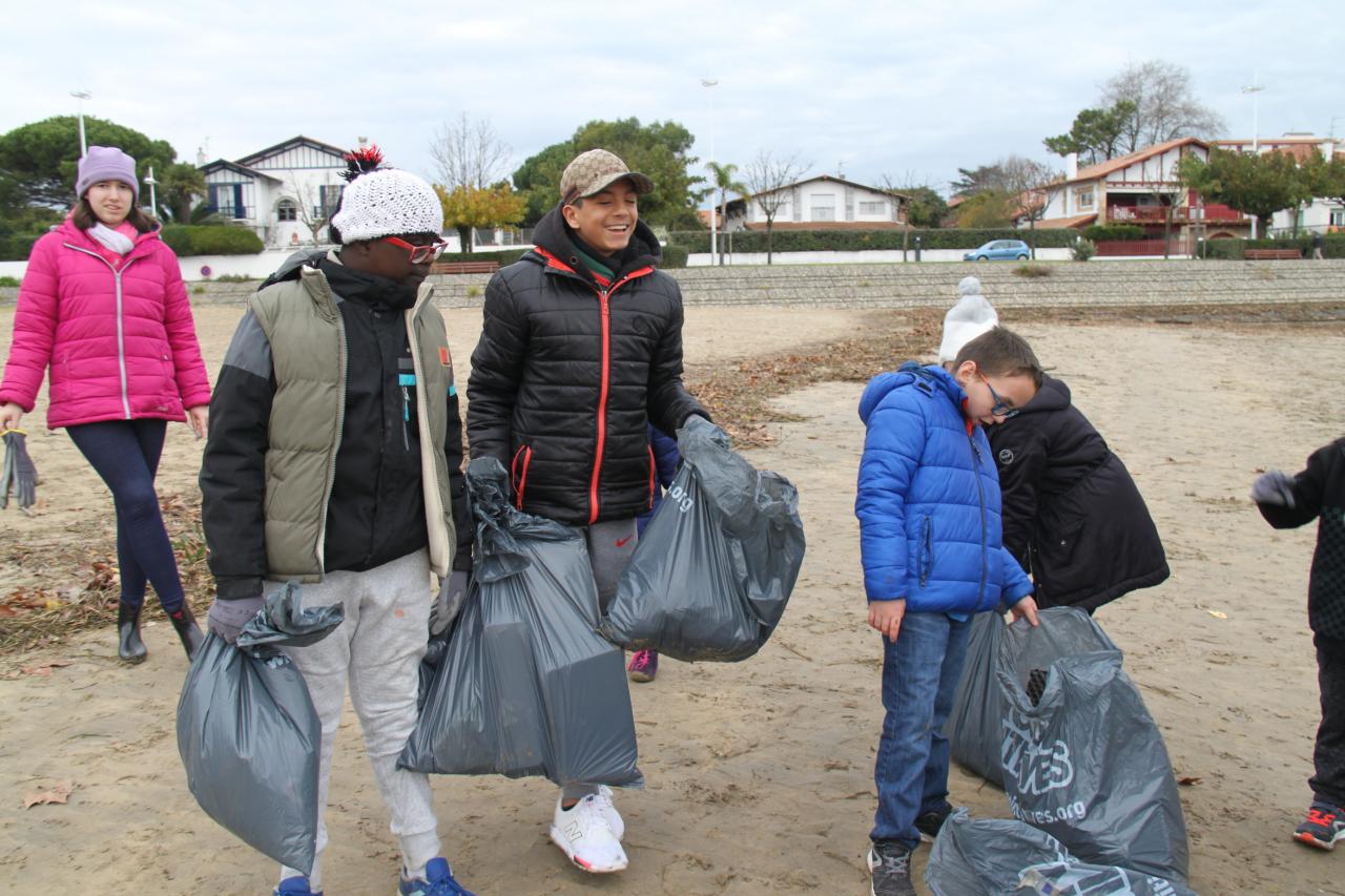 On regroupe les déchets